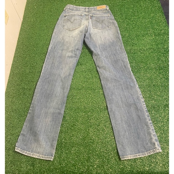 Levi’s bold curve classic straight leg low to mid rise light wash jeans - Picture 2 of 3